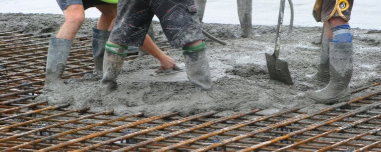 Pouring concrete with the perfect concrete admixture