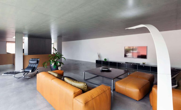 Concrete-ceiling-lounge-room